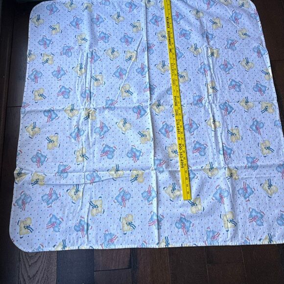 Vintage baby receiving blanket soft flannel sheep lamb bows nursery swaddle - Picture 3 of 4